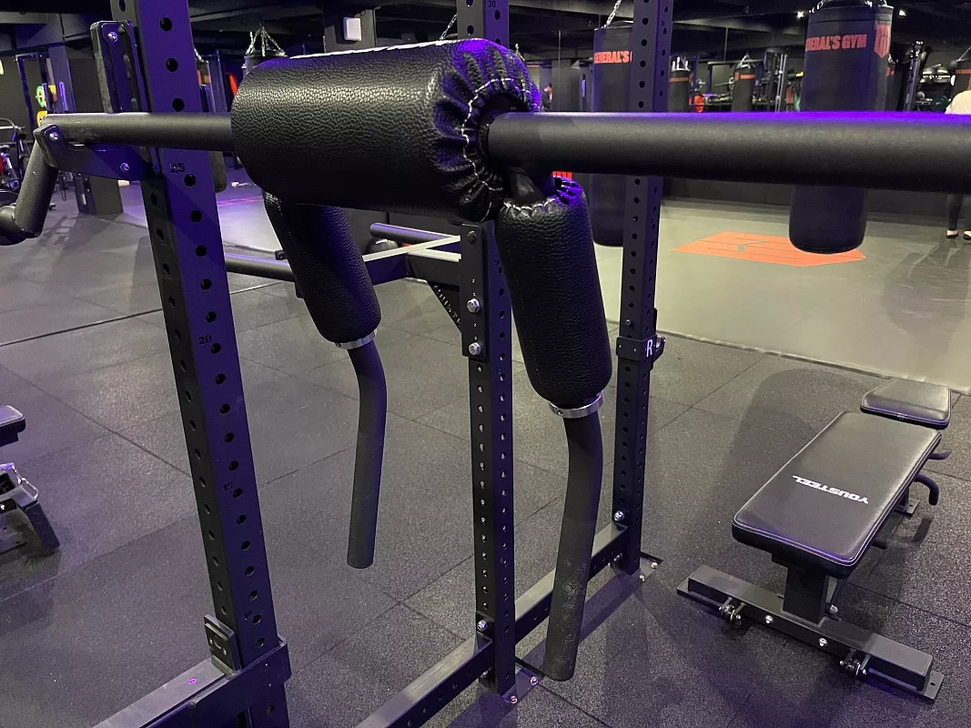 Безопасный гриф для приседа SAFETY SQUAT — изображение 4